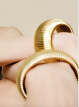 Load image into Gallery viewer, Aida bracelet
