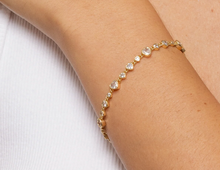 Load image into Gallery viewer, Cora Heart Bracelet
